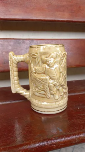 Antiga caneca de chopp porcelana pedreirense enfeite decoração uso antiguidade