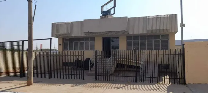 Prédio comercial no Setor Castelo Branco
