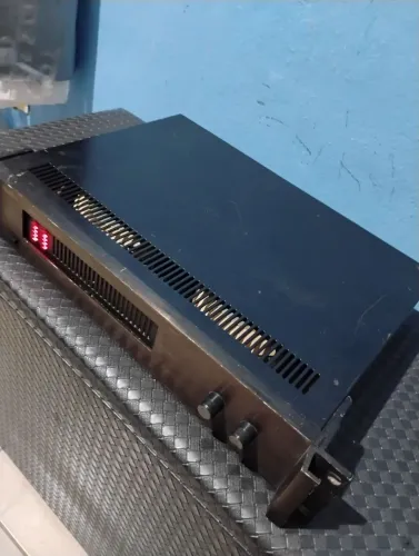 Amplificador Nashville NA2200 