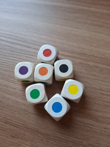 Dados de cores para jogos