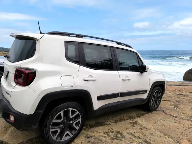 Jeep Renegade Longitude impecável 