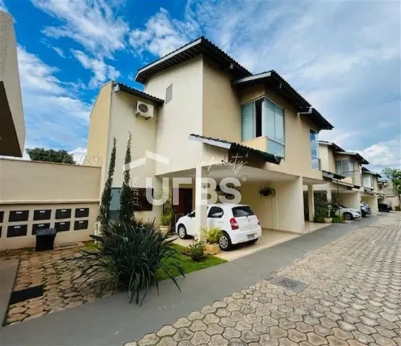 Casa Condominio Villa Real, 3 quartos, 2 vagas de garagem, Area externa grande