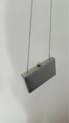 Bolsa Clutch de Mão Prateada