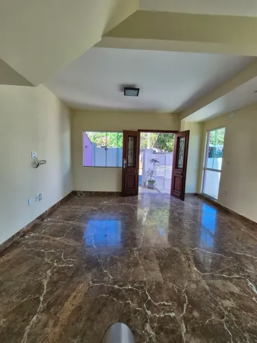 Dúplex de esquina três quartos sendo uma suíte, Jardim Vitória Macaé RJ!