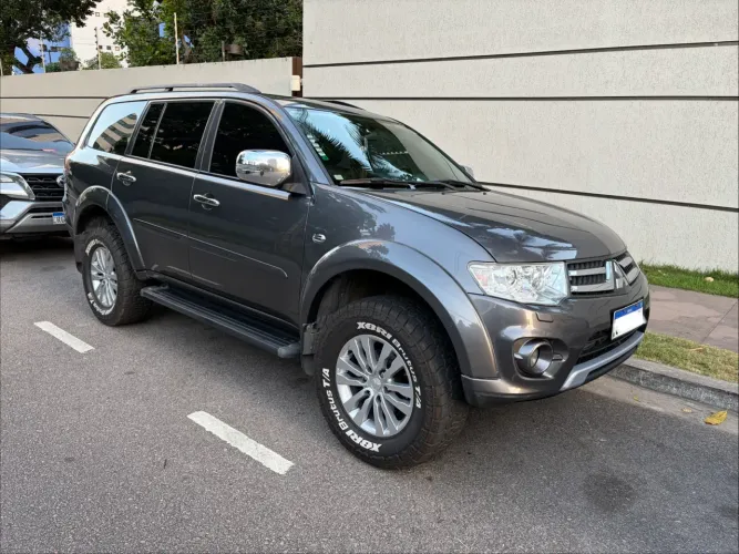 Pajero Dakar Automática 4x4 2016 7 Lugares