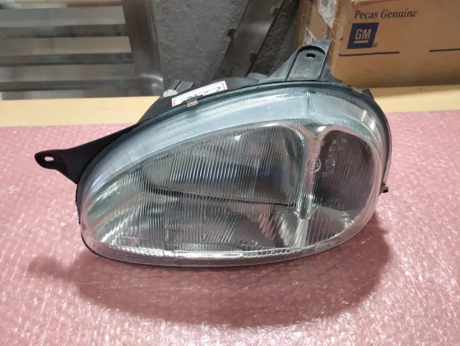 Farol direito Corsa carcaça preta 1994 1999 original arteb novo restaurado CD 282
