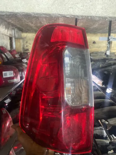  Lanterna traseira direita Nissan Frontier      etq6388