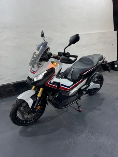 HONDA X-Adv 