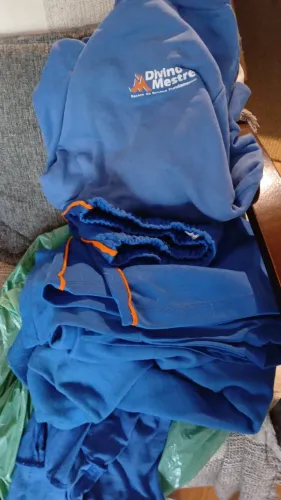 Uniformes colegio Divino Mestre de Porto Alegrepara doação
