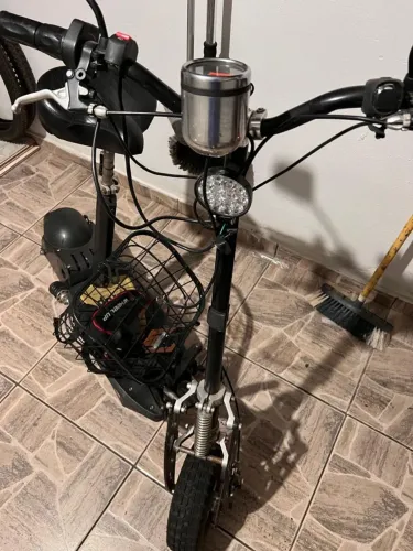 Patinete Elétrico com Pneus Grandes