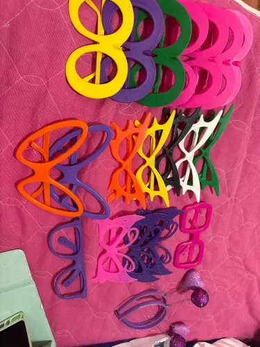 20 óculos sortidos de festa/comemoração + 2 tiaras