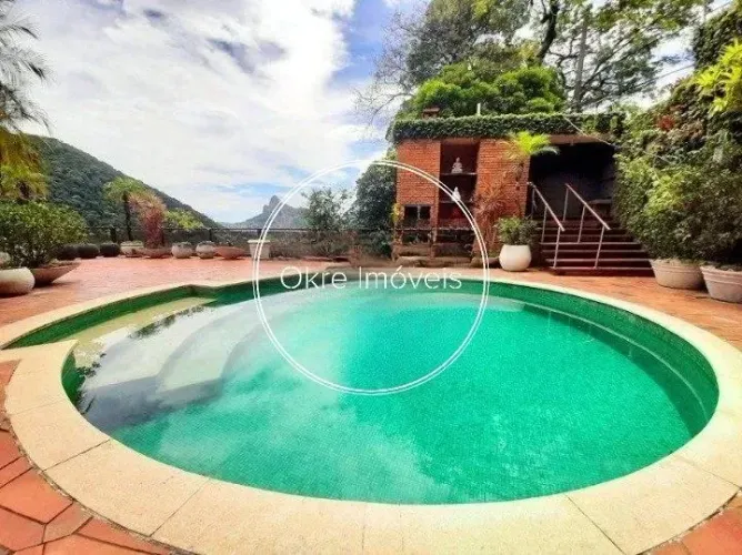 Casa em Condomínio em São Conrado!