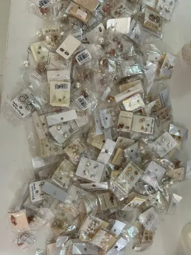 Mais de 110 pares de Brincos de Diversos modelos para revenda