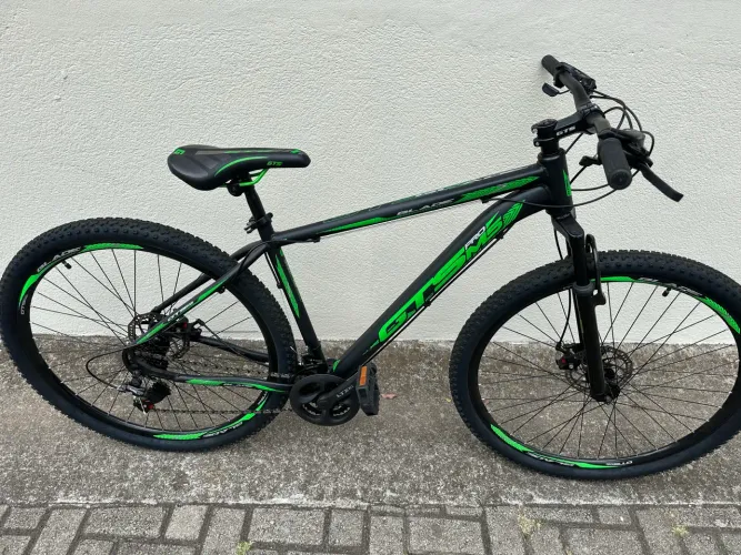 Bicicleta Aro29 Gts Pro M5 Blade Alumínio Freio A Disco Cor Preto E Verde Câmbio Shimano
