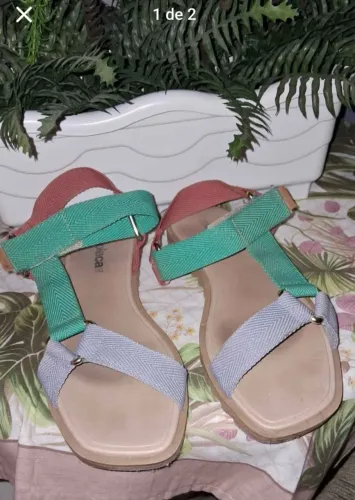 Sandalia rasteira(numeração 37)