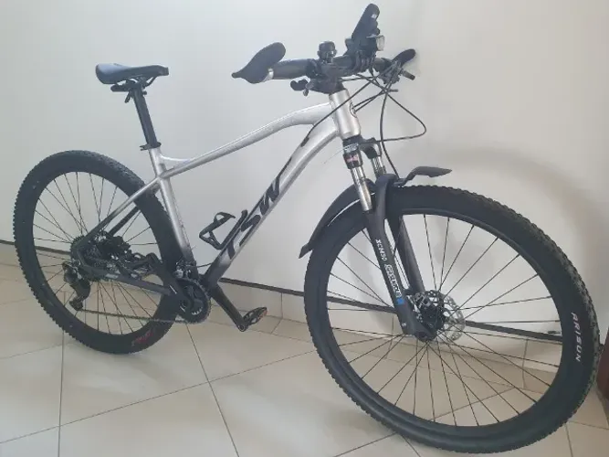Bicicleta Mtb Tsw Stamina Boost 29 Cinza Com Deore 10v