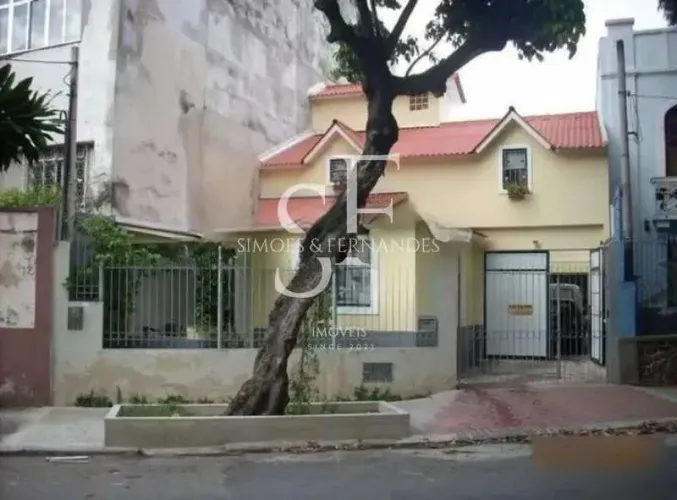 Praça da Bandeira - Travessa Soledade- Excelente casa duplex comercial com 162 m², 4 vagas