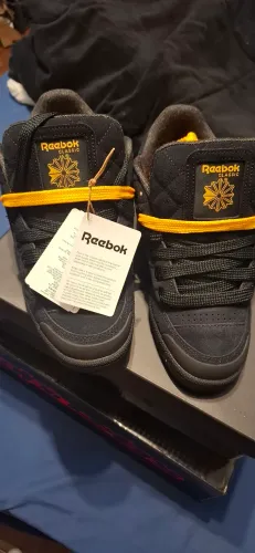 Reebok Club C Bulc - Core Black / Team Yellow  TAM: 40