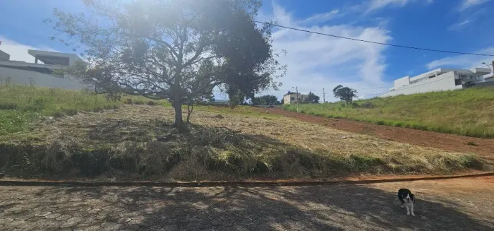 Terreno Condomínio Águas Cristalinas 671,18m2 (Aceito veículo)