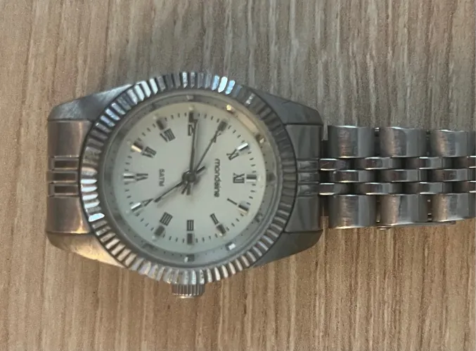 Relógio de pulso elegante - Feminino - Mondaine