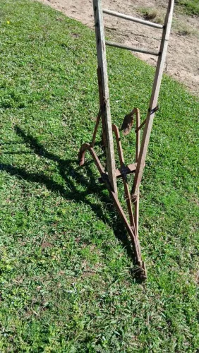 Arados e carpideiras 