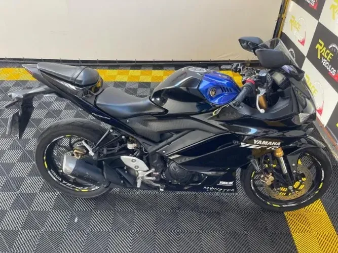 YAMAHA YZF R3 MONSTER 2022