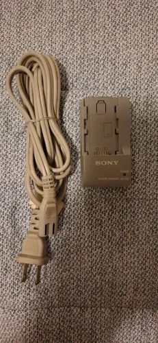 Carregador de Câmera Sony BC-TRP