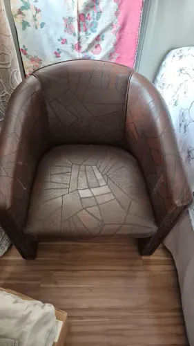 Poltrona de couro marrom em estilo vintage