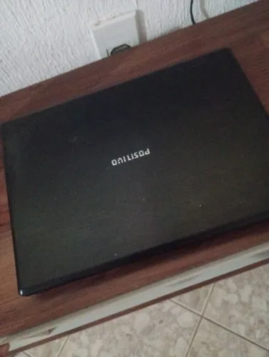 Notebook positivo unique com defeito