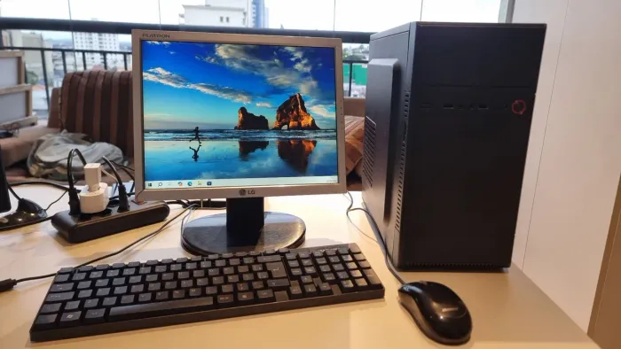 Computador Completo Intel Core i3 + Monitor LG + Teclado e Mouse - Pronto para Uso