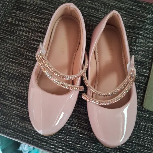 Vendo sapatilha nova infantil  