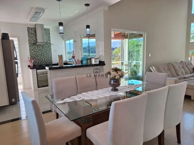 Casa à venda em São Pedro, Jardim Itália, com 3 quartos, com 238 m²