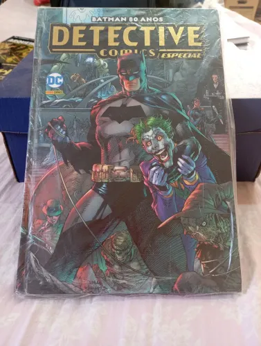 BATMAN 80 ANOS DETECTIVE COMICS ESPECIAL EDIÇÃO DELUXE CAPA DURA