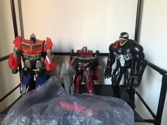 Bonecos transformes dragão dinossauro e outras variedades