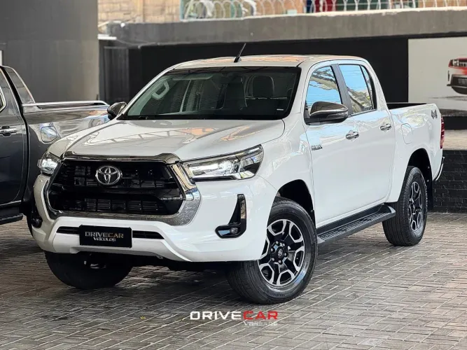 Toyota Hilux CD 4X4 2.8 Diesel Mec. 2021