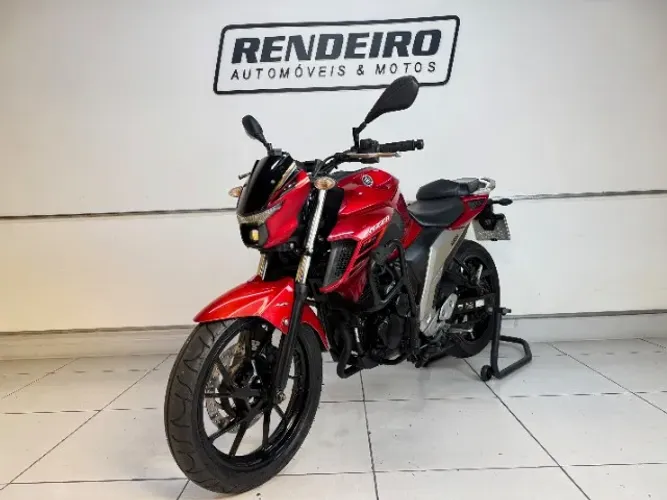 Yamaha FZ25 Fazer 250 ano 2022 com 32.000km aceito troca