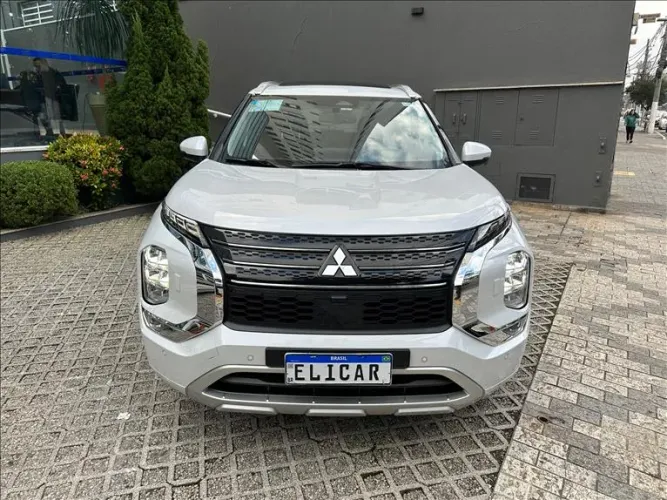 Mitsubishi Outlander HPE-S 2.4 4X4 AUT (híbrido) 2026