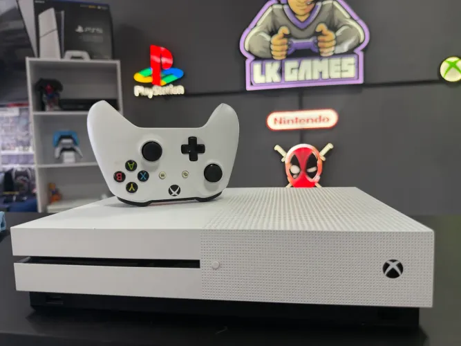Xbox One S - 1 Terá (LOJA FÍSICA JUNDIAÍ)