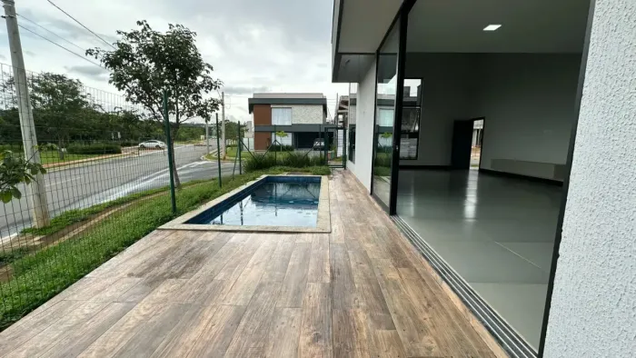Casa térrea de 3 suítes à venda, 197 m² por R$ 1.350.000,00 - Jardins Porto - Senador Cane