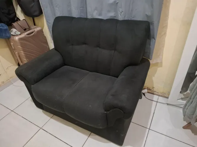 Vende-se sofá dois lugares