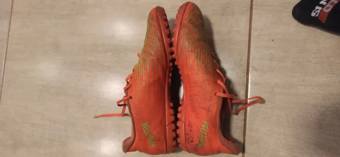 Vendo chuteira Adidas predador tamanho 41