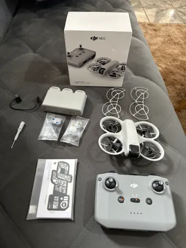 Drone DJI COMBO NEO FLY MORE COM 3 baterias