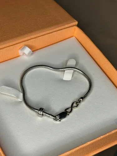 Pulseira vivara, original, nunca usada