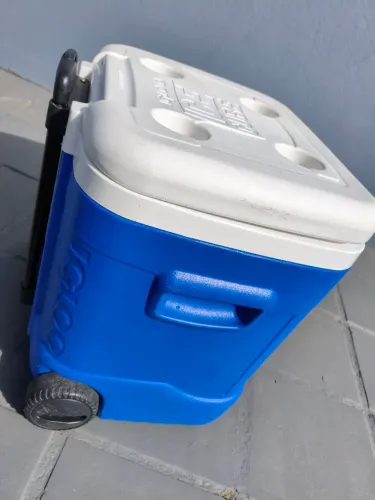 Caixa térmica IGLOO - 56 litros (Grande)