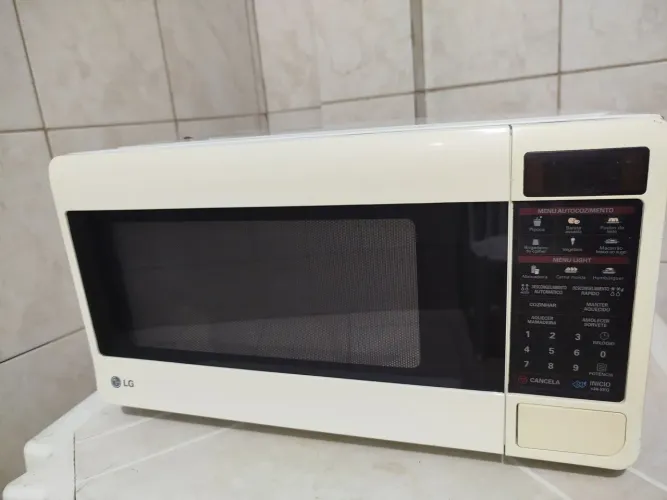 Vendo micro ondas 30 litros com garantia 