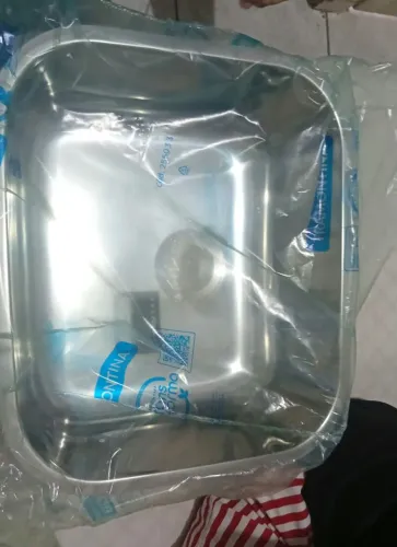 a cuba retangular de aço inox da marca Tramontina