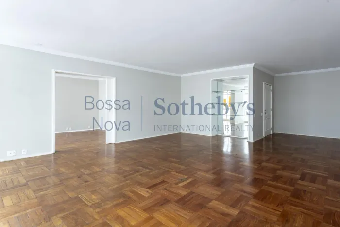 Apartamento de 220 m² no Jardim Paulista