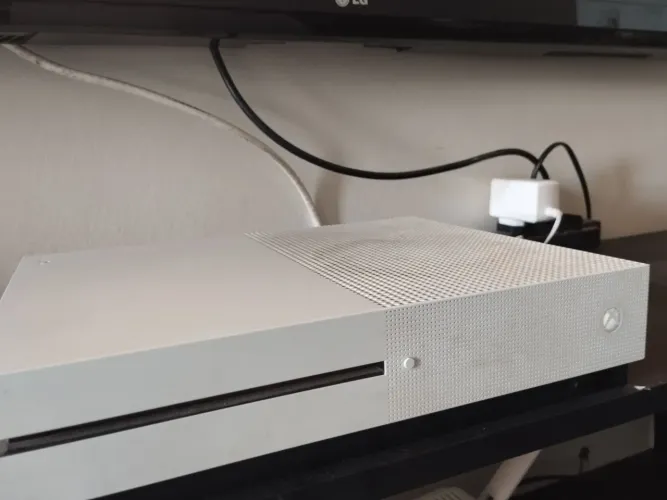 Xbox one s 780gb com controle do séries s azul