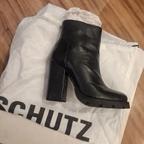 Bota Schutz