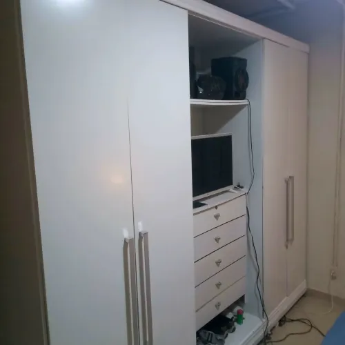 GUARDA-ROUPA DE CASAL COM 6 PORTAS 2,40 (ALTURA) POR 2,70 (LARGURA) BRANCO GELO